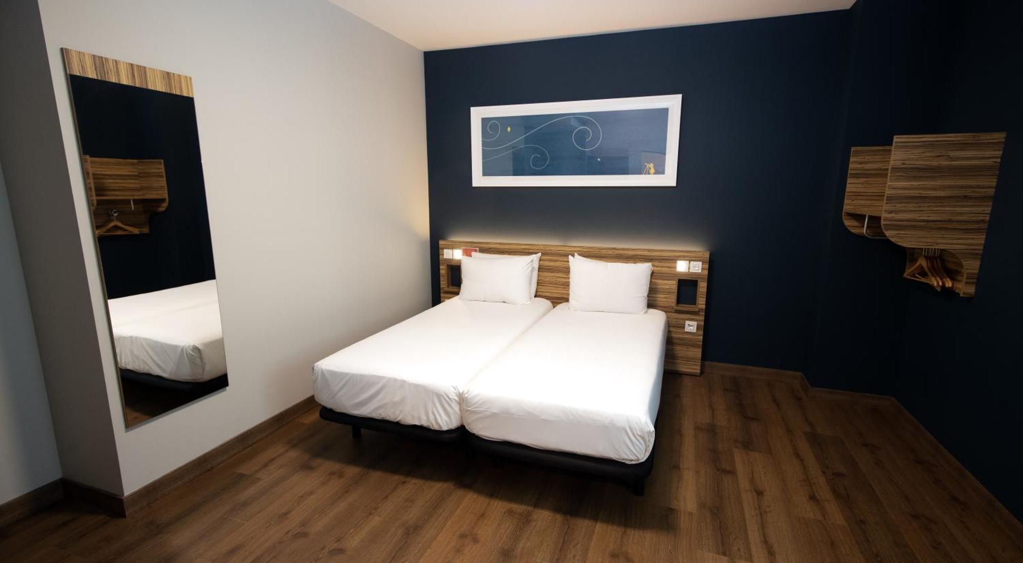 Travelodge Madrid Metropolitano Room photo