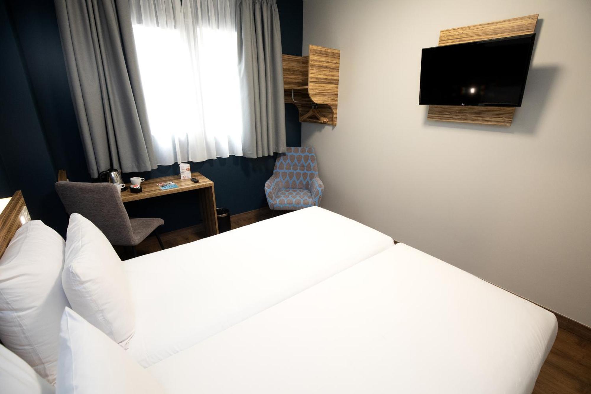 Travelodge Madrid Metropolitano Room photo